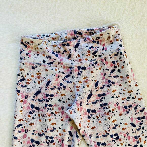 Old Navy Active Go-Dry Girl's Athletic Leggings Terrazzo Print size 10-12 - Picture 3 of 5